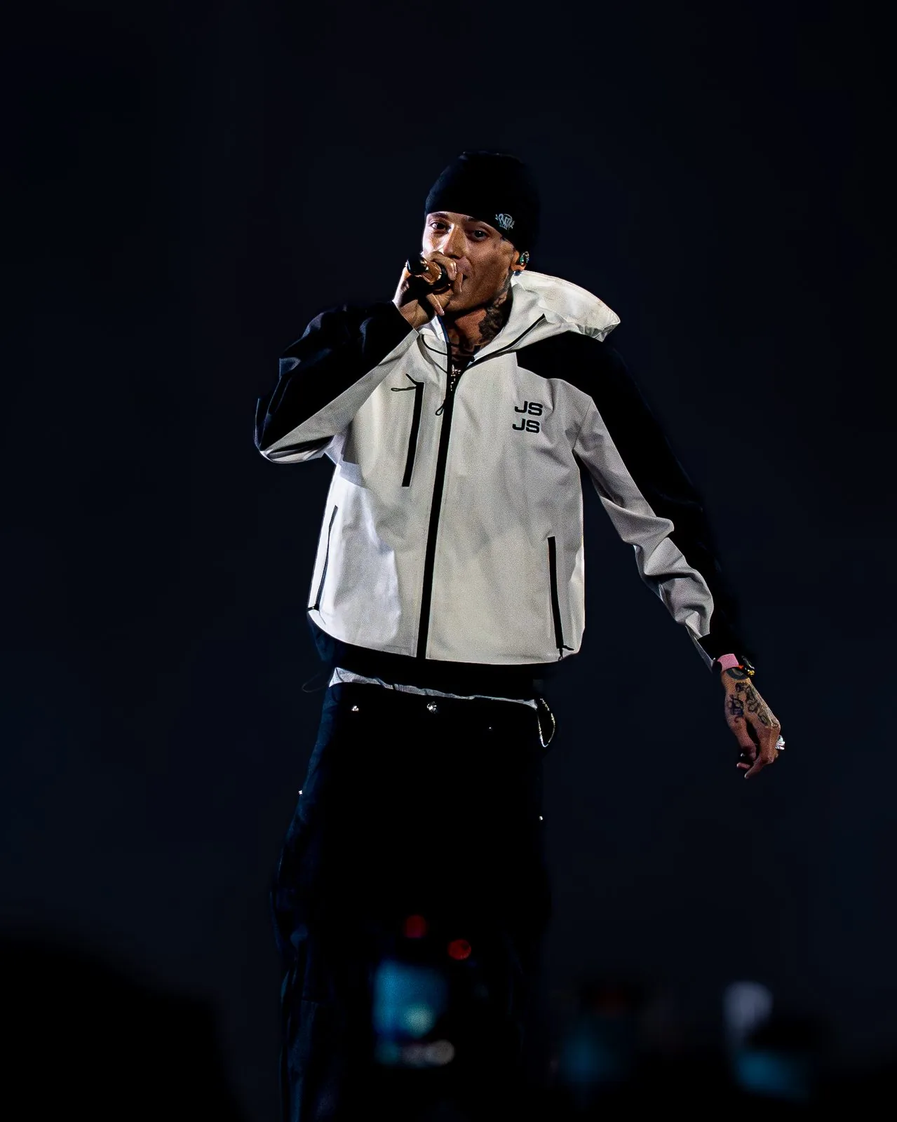Concert — Hooded
